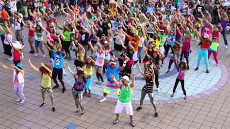 what is a flash mob dance and how does it reflect cultural phenomena?